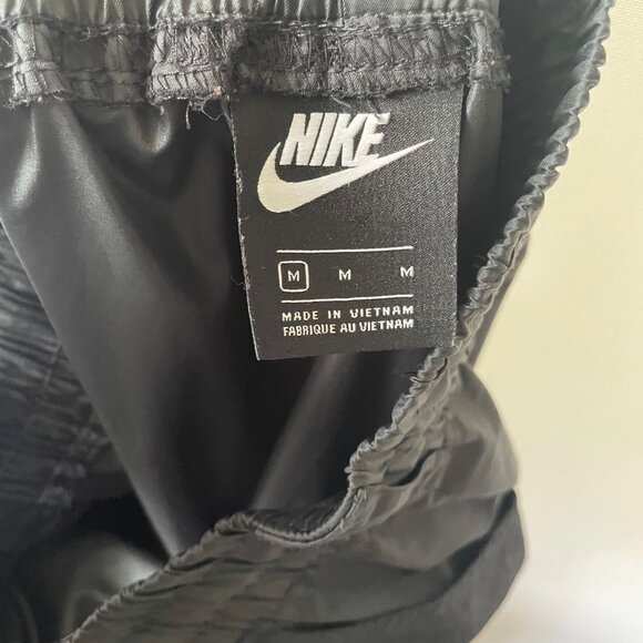 Nike Women’s Lightweight Athletic Track Pants Medium Black Parachute Pants - Picture 7 of 9